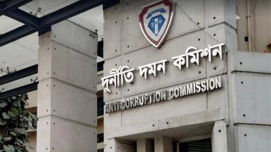 ব্যাংক খাত ধ্বংসের অভিযোগে তিন সাবেক গভর্নরের নথি তলব